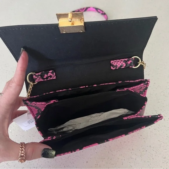 Olivia Miller crossbody - Picture 3 of 6